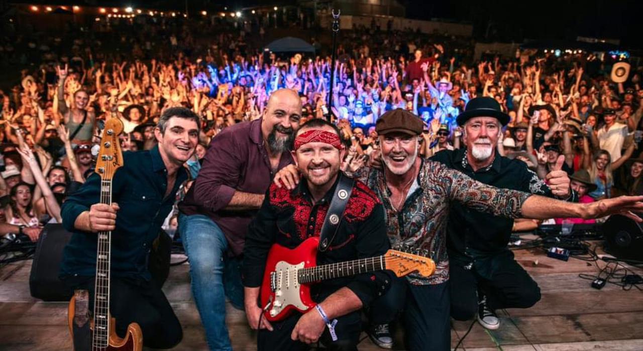Sunday Session Paddle Steamer River Cruise | The Dire Straits Experience