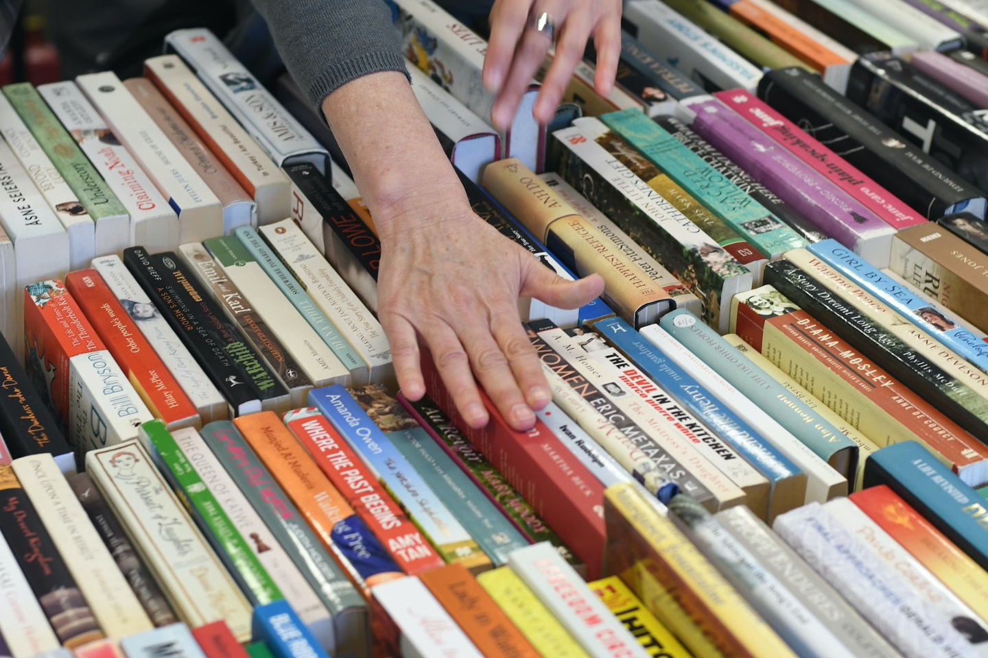 Save The Children UWA Winter Book Sale
