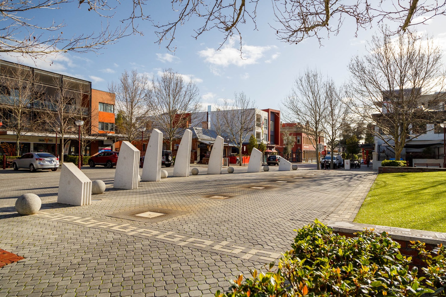 Plateia sculpture on lake street