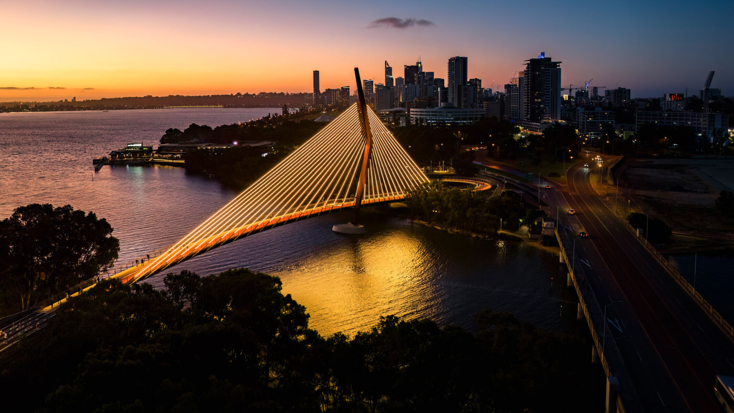 Light display on Boorloo Bridge