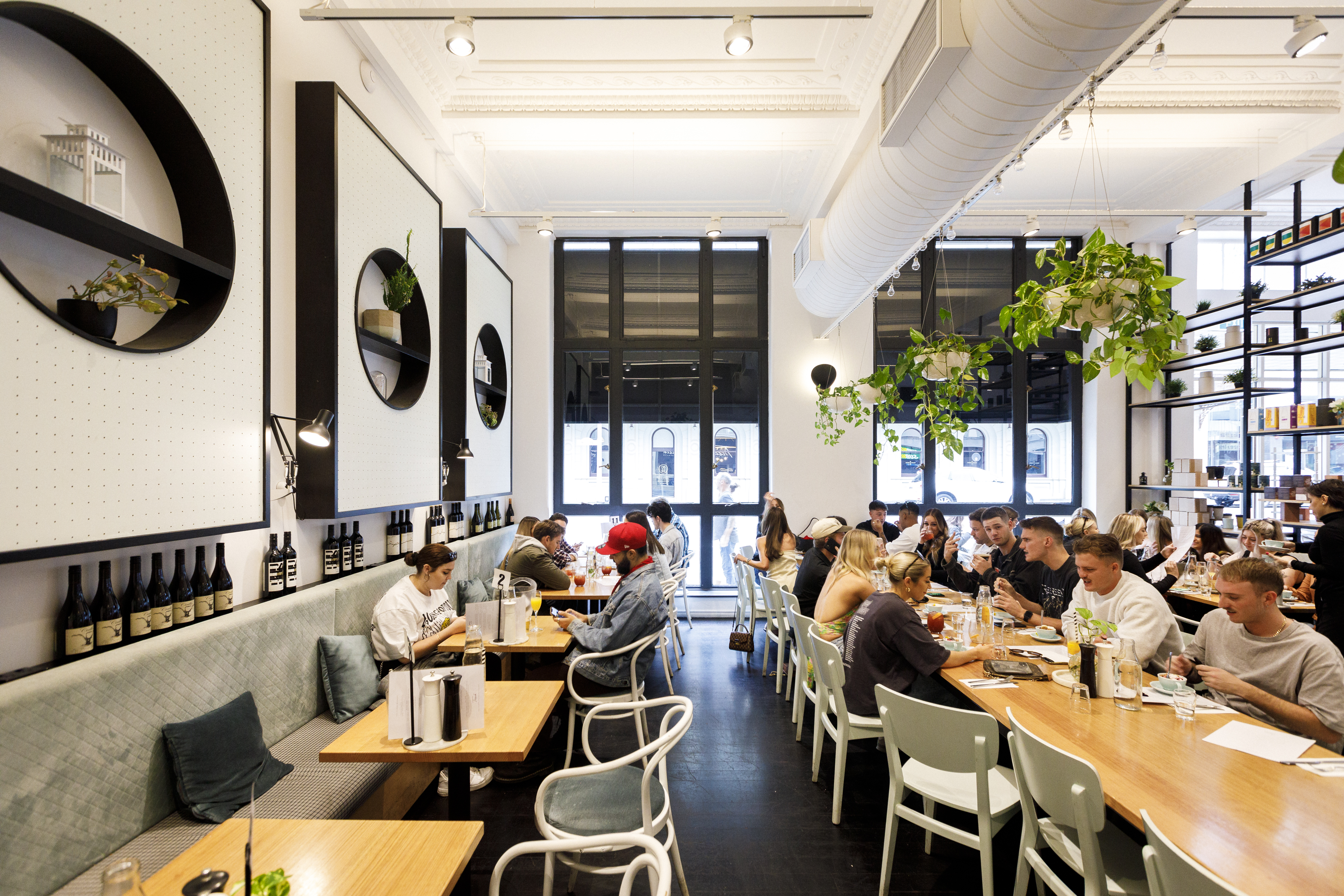 tiisch cafe