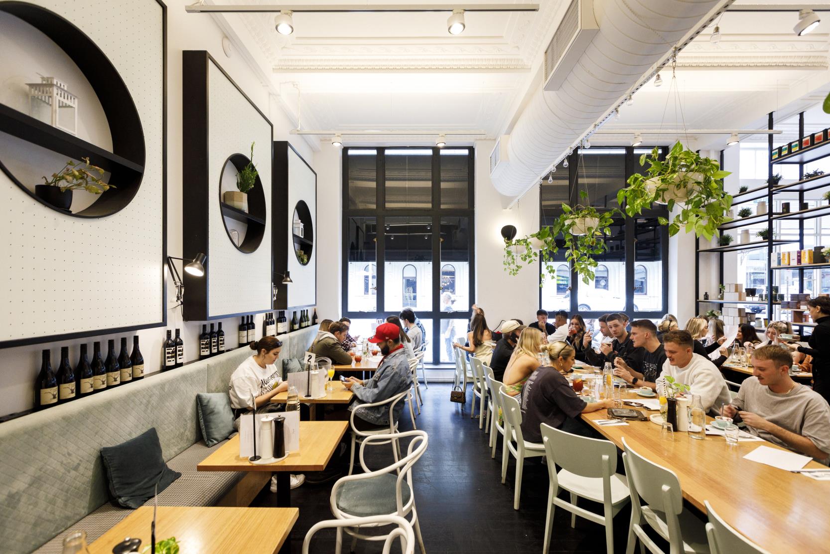 tiisch cafe