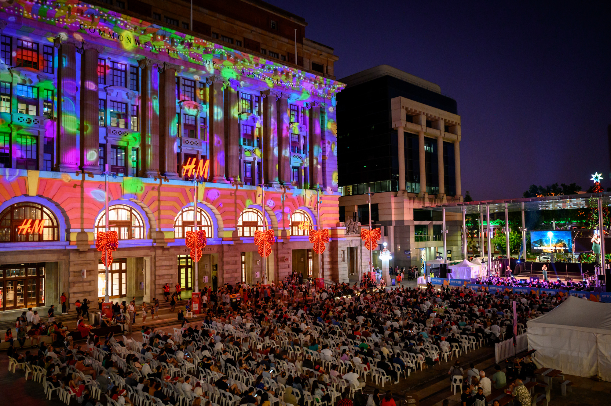 Christmas Nativity Miles Noel Photography wide crowd shot