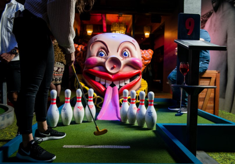 holey moley clown 