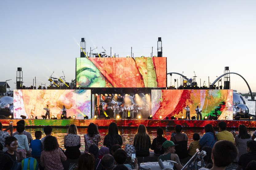 Floating stage at Elizabeth Quay