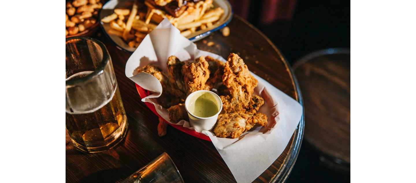 Chicken wings at Alabama Song