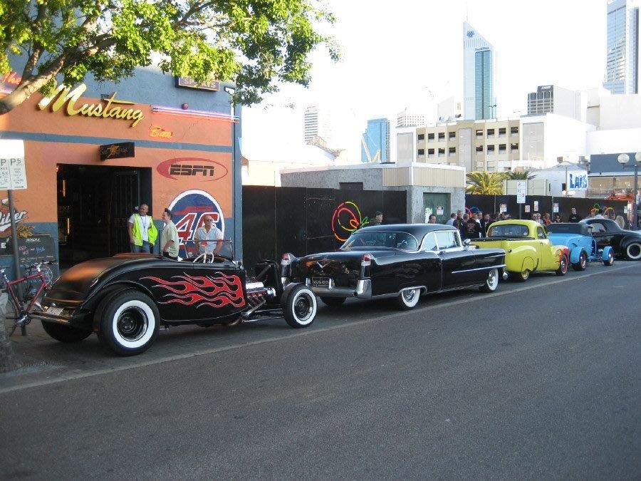 Living Northbridge Mustang Bar