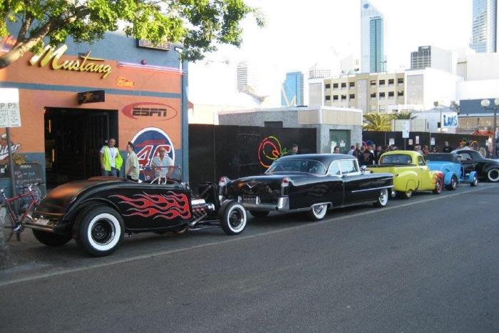 Living Northbridge Mustang Bar