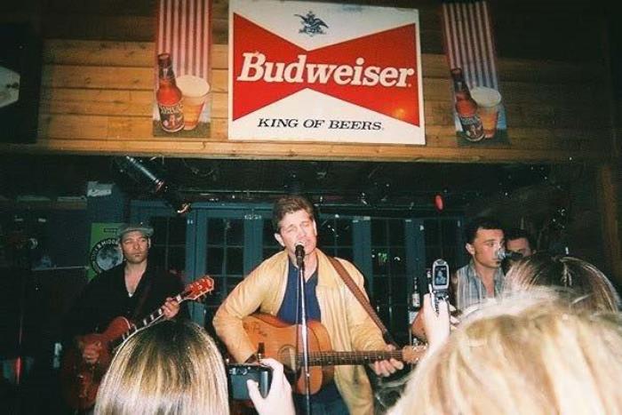 Living Northbridge Mustang Bar